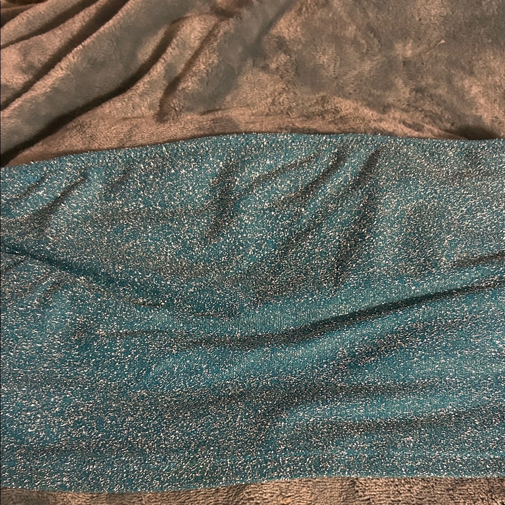 Victoria's Secret Shimmering Teal Bikini Top size large - Picture 3 of 8